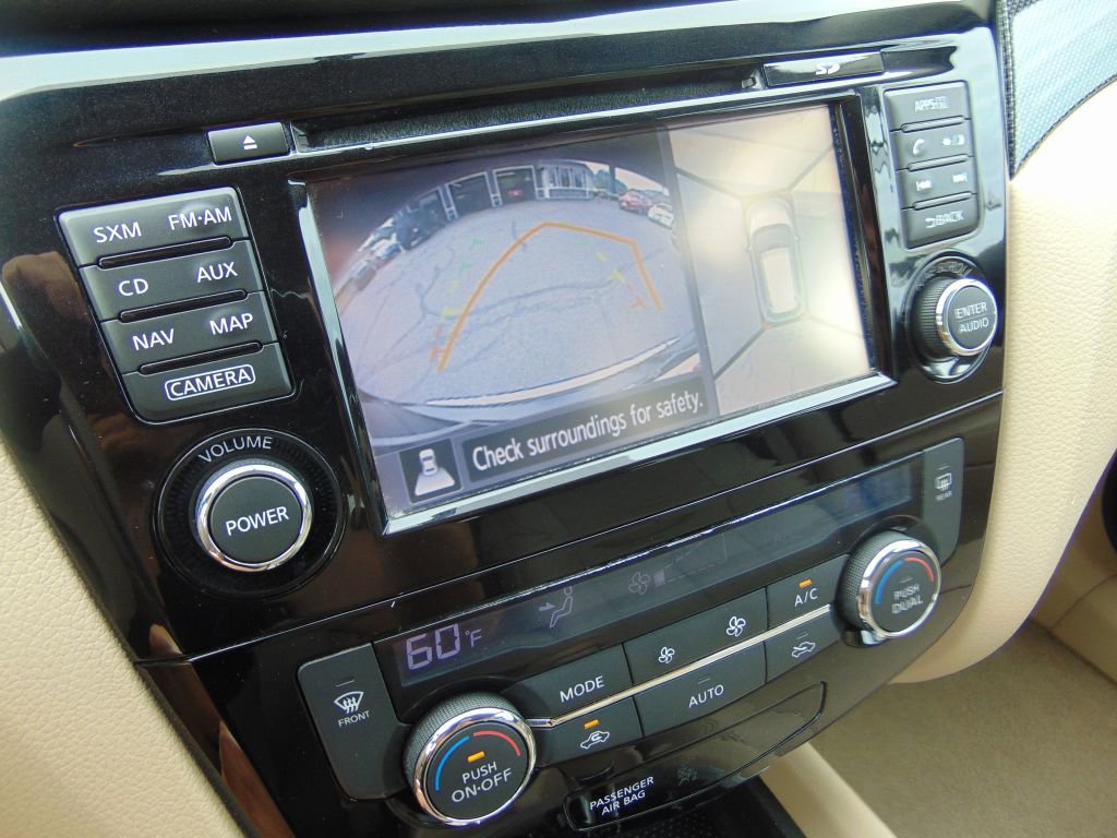 Used 2015 Nissan Rogue SL image 25