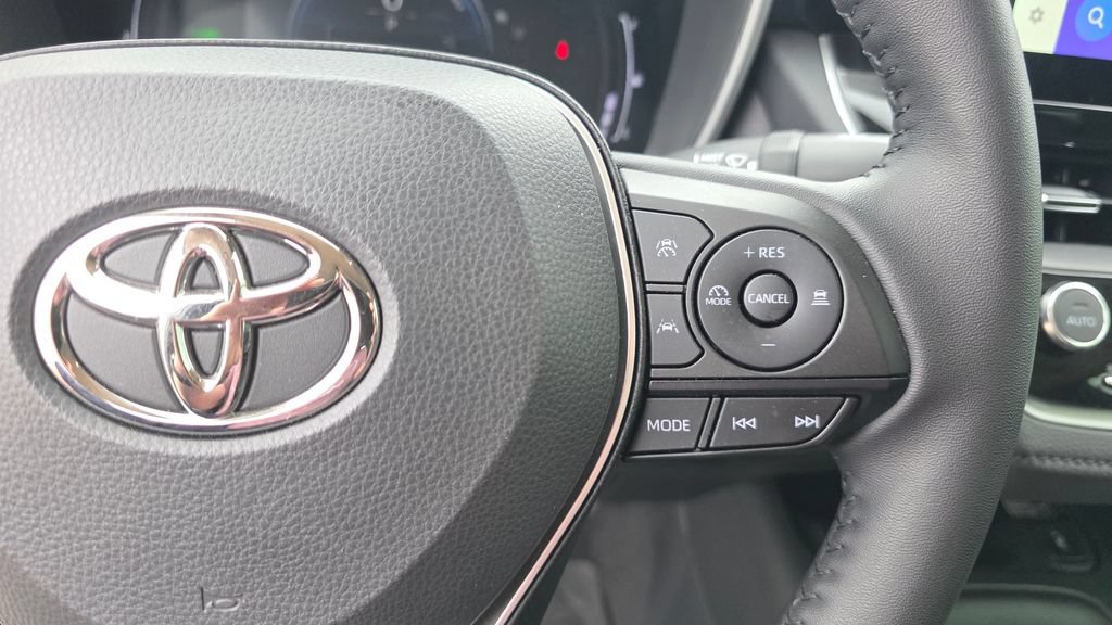 Used 2025 Toyota Corolla XLE FWD image 15