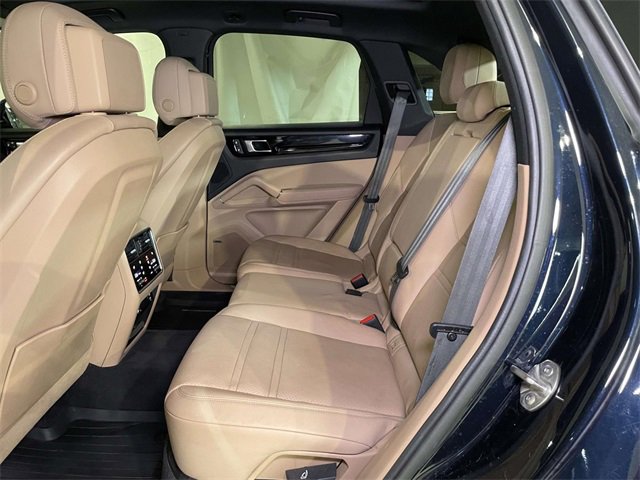 Used 2022 Porsche Cayenne Platinum Edition w/ Premium Package Plus image 19