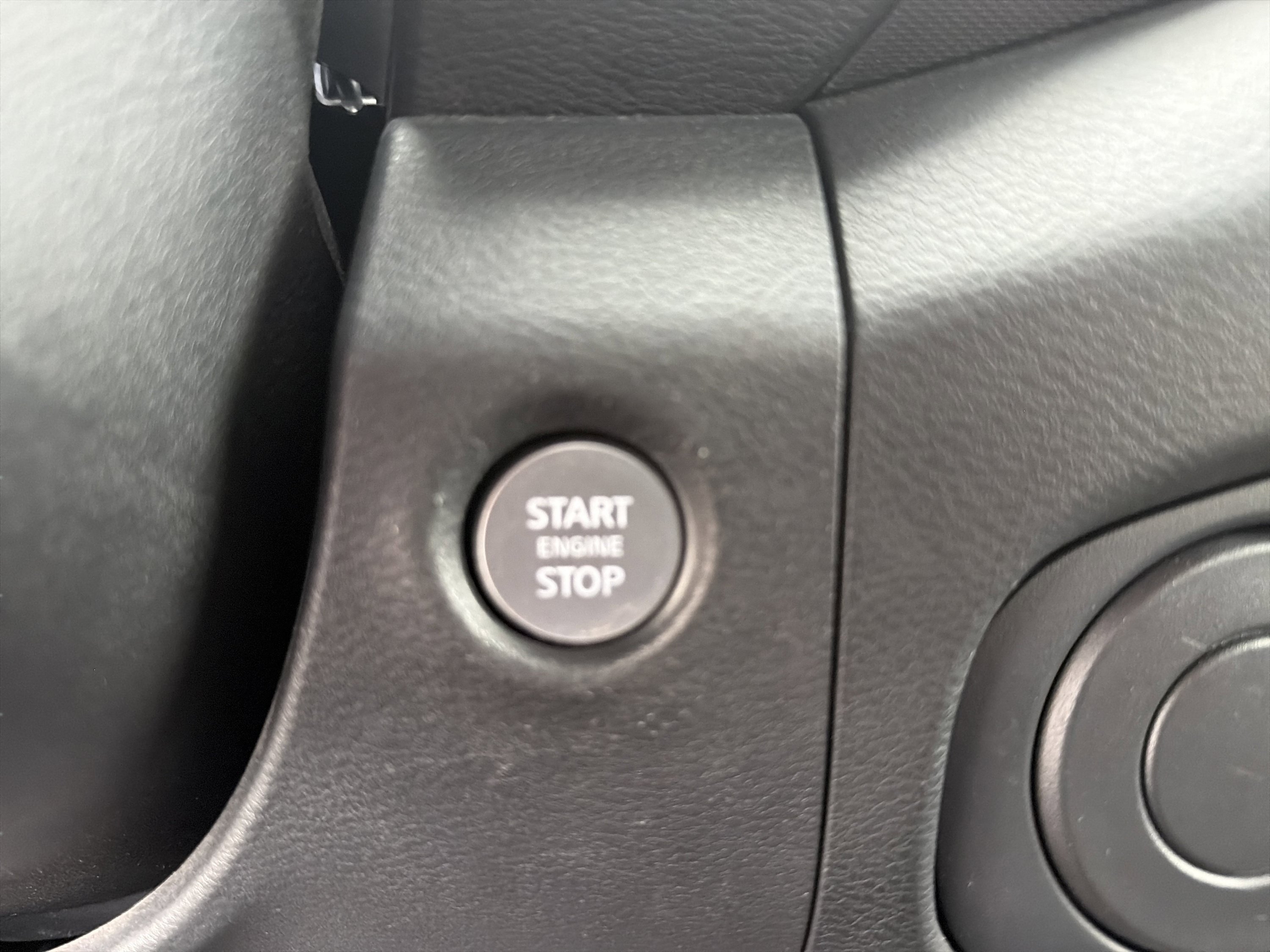 Used 2022 Nissan Frontier S RWD image 9