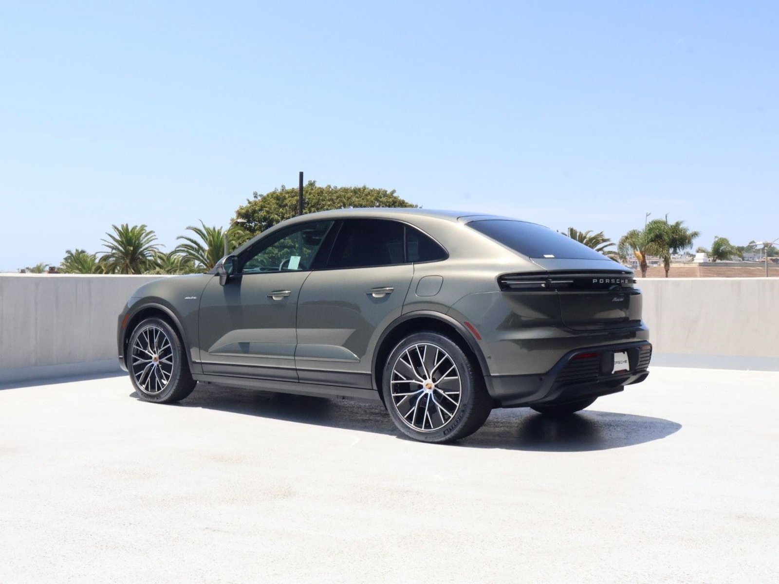 New 2026 Porsche Macan Turbo Electric RWD image 3