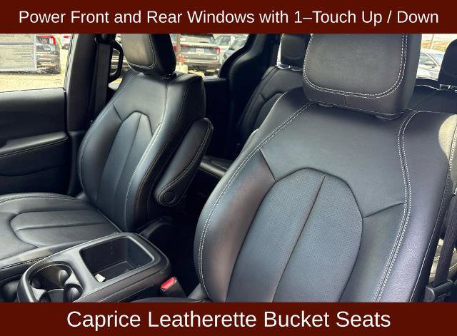 Used 2025 Chrysler Pacifica Select FWD image 14