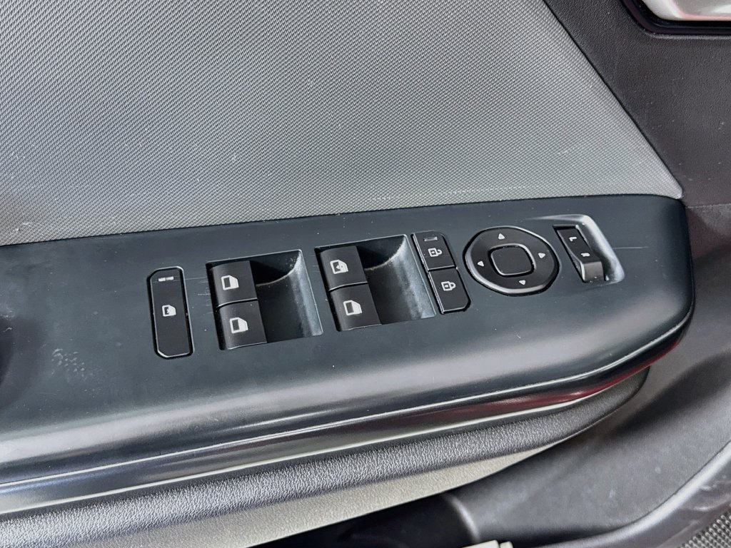 Used 2025 Kia K4 FWD image 14