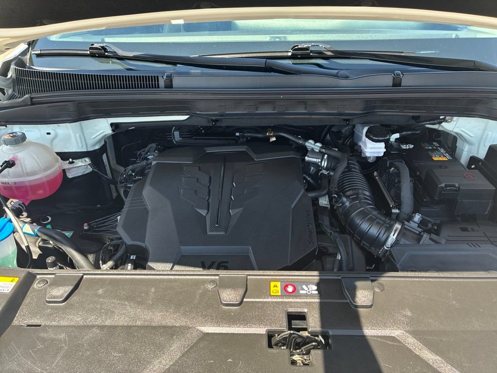 Used 2022 Kia Carnival LX FWD image 24