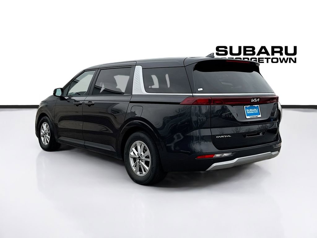 Used 2023 Kia Carnival LX image 5