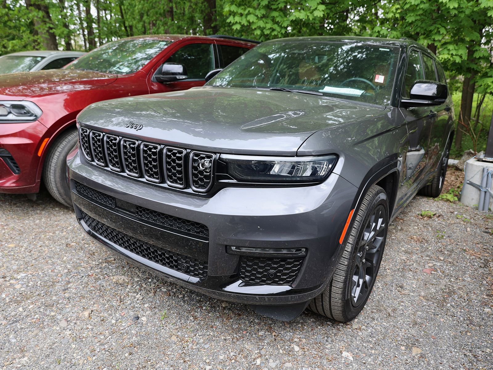 Used 2023 Jeep Grand Cherokee L Summit AWD/4WD image 3