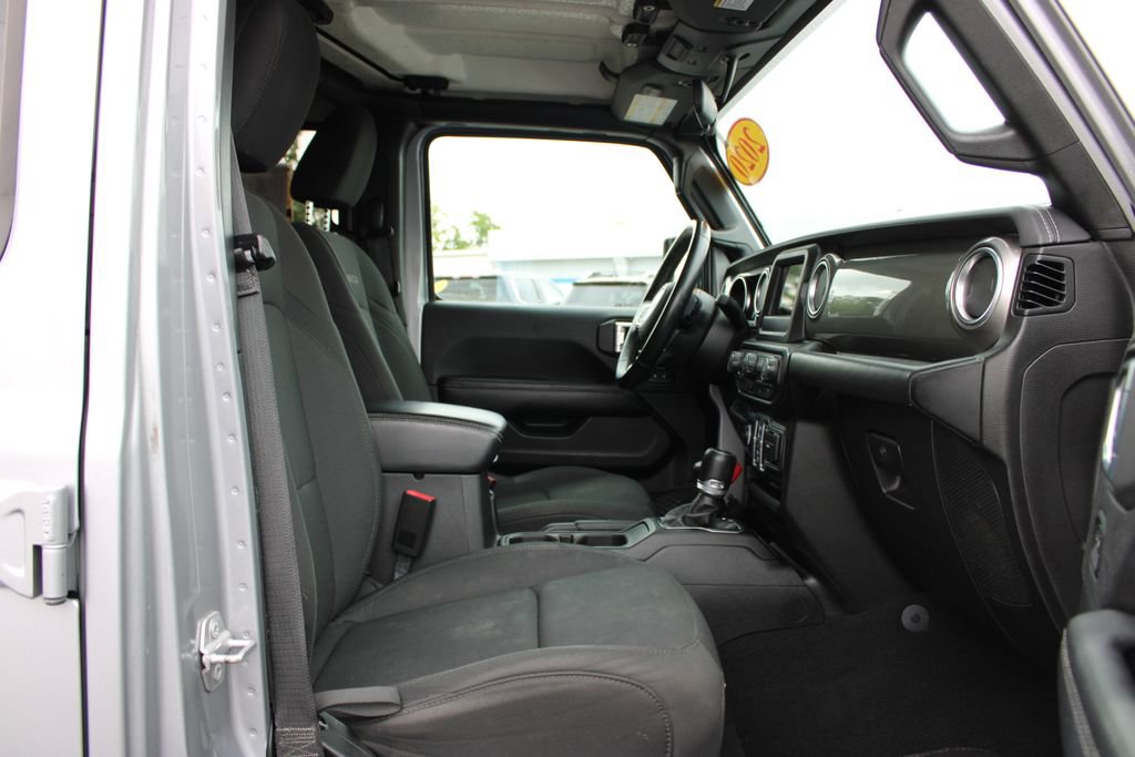 Used 2020 Jeep Wrangler Unlimited Sahara AWD/4WD image 26