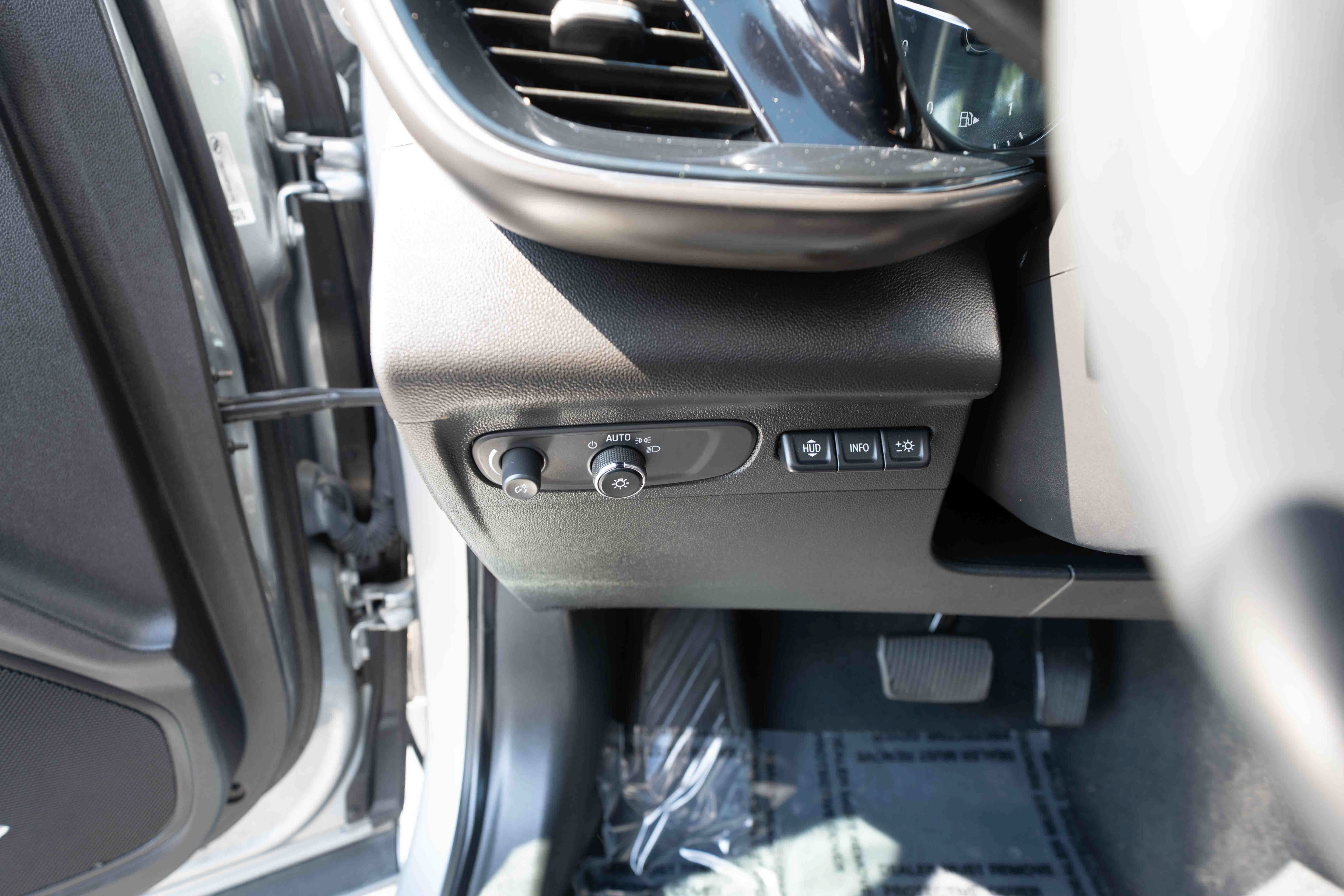Used 2023 Buick Envision Avenir AWD/4WD image 11