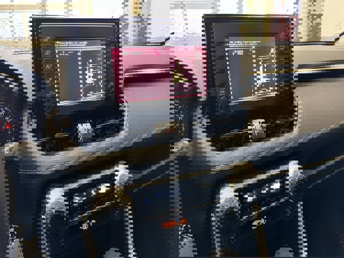 Used 2019 Toyota RAV4 LE w/ All Weather Liner Package AWD/4WD image 21