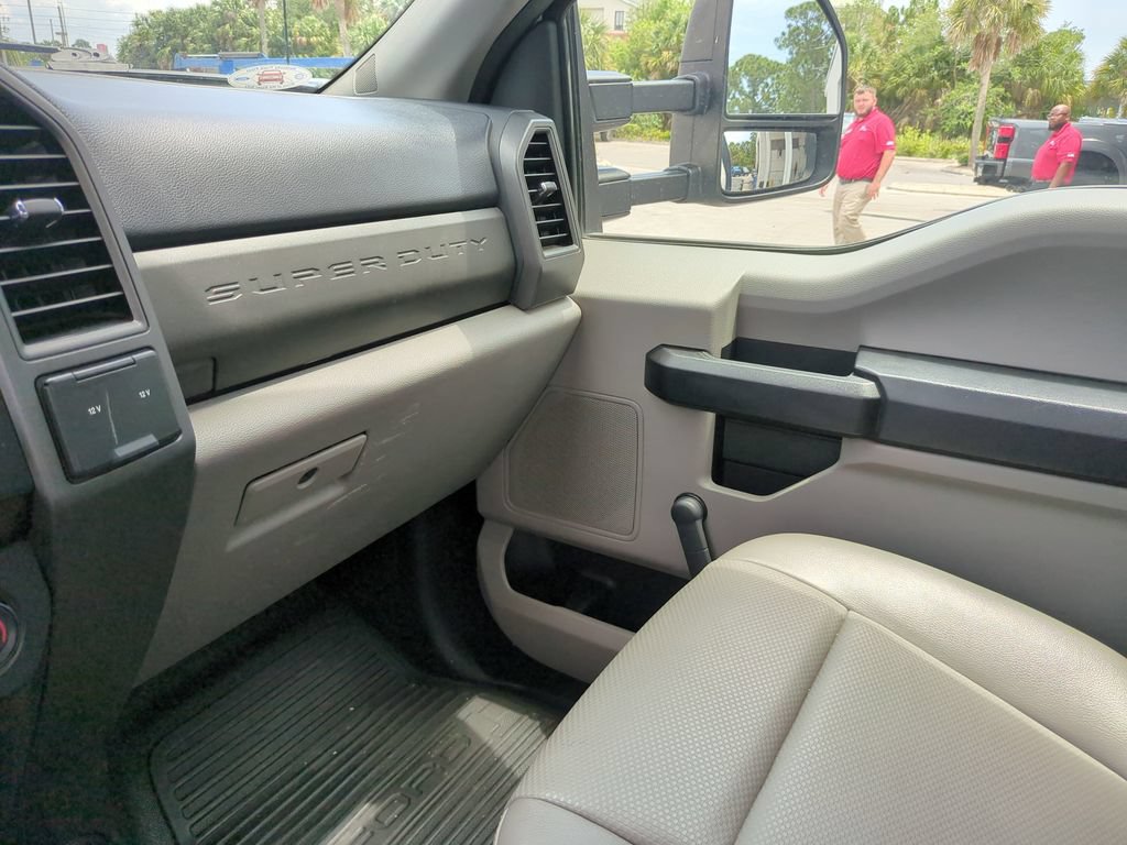 Used 2021 Ford F550 4x4 Regular Cab Super Duty image 15