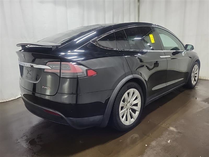 Used 2017 Tesla Model X 75D image 6