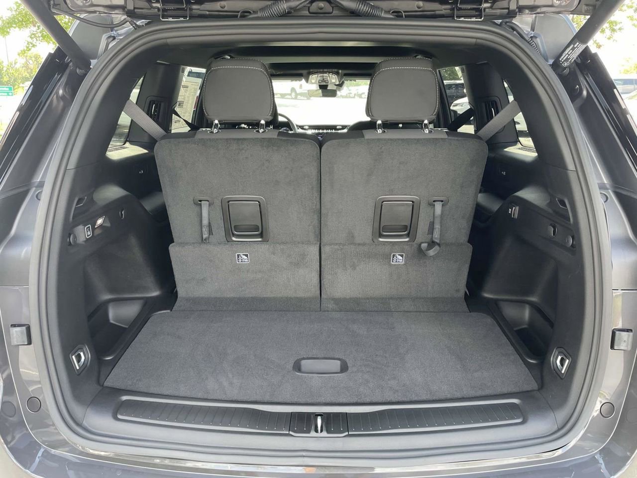 New 2025 Jeep Grand Cherokee L Laredo w/ Luxury Tech Group I image 29