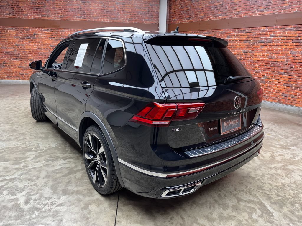 Used 2024 Volkswagen Tiguan SEL R-Line AWD/4WD image 2