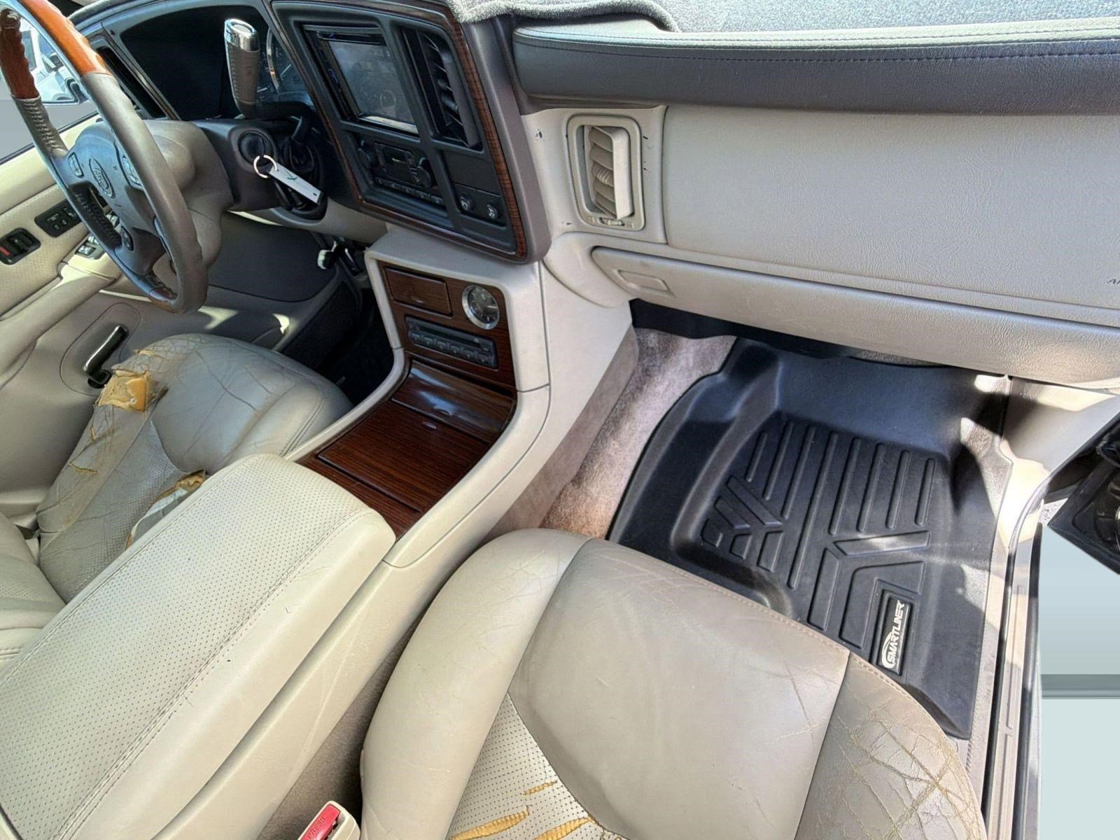 Used 2003 Cadillac Escalade 2WD w/ Marketing Vehicle Package image 29