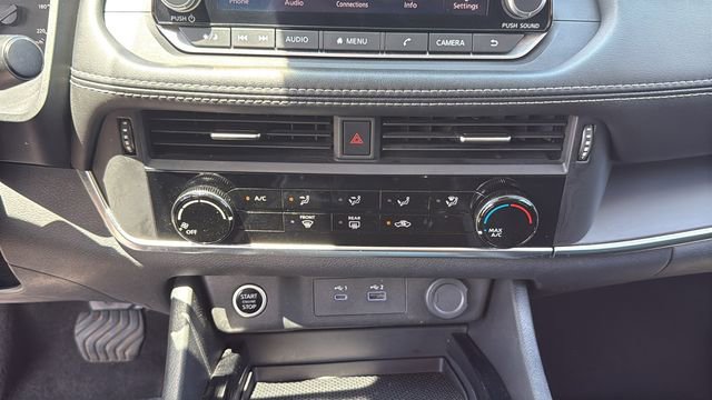Used 2023 Nissan Rogue S AWD/4WD image 24