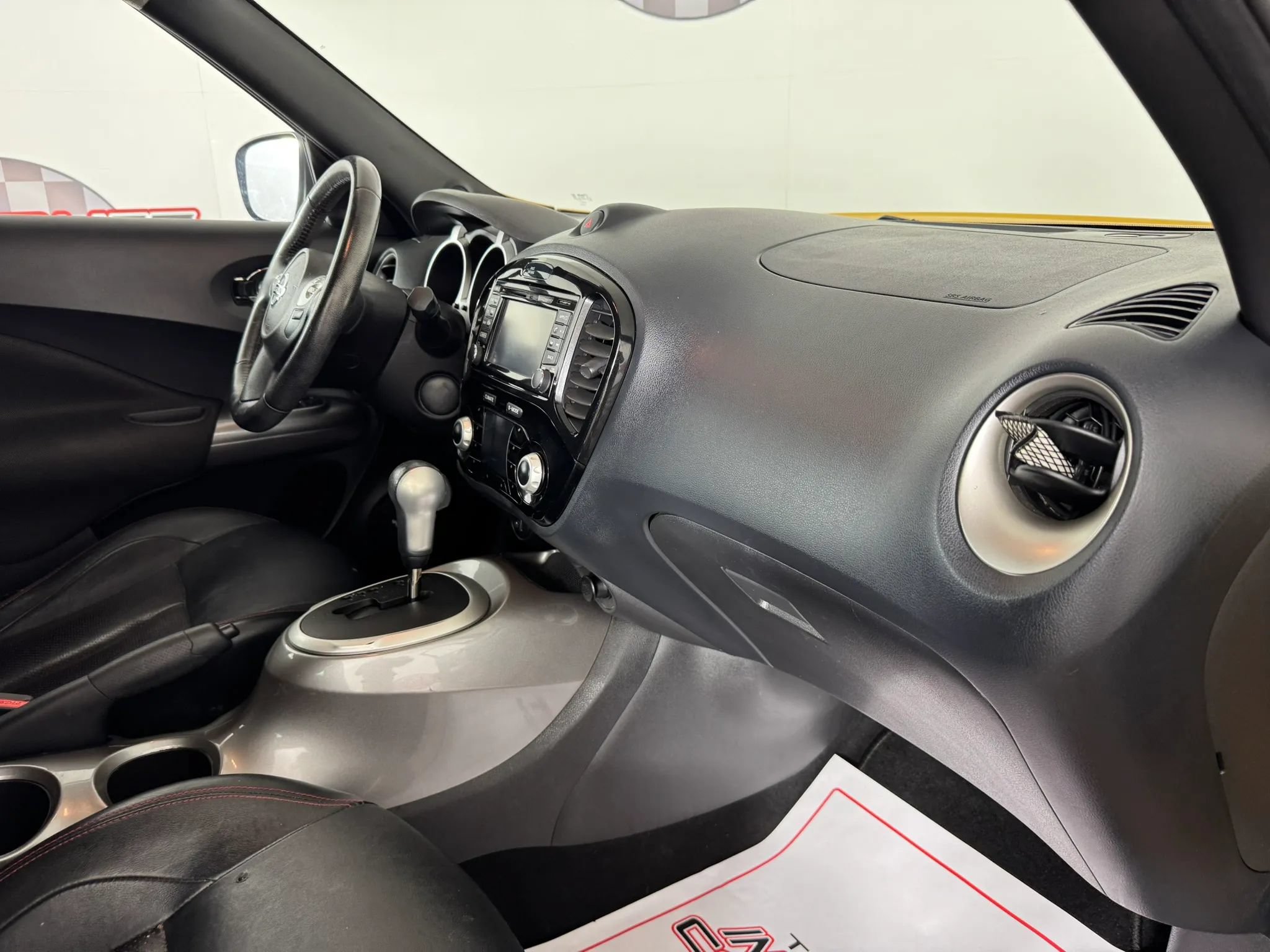 Used 2016 Nissan Juke SL FWD image 12