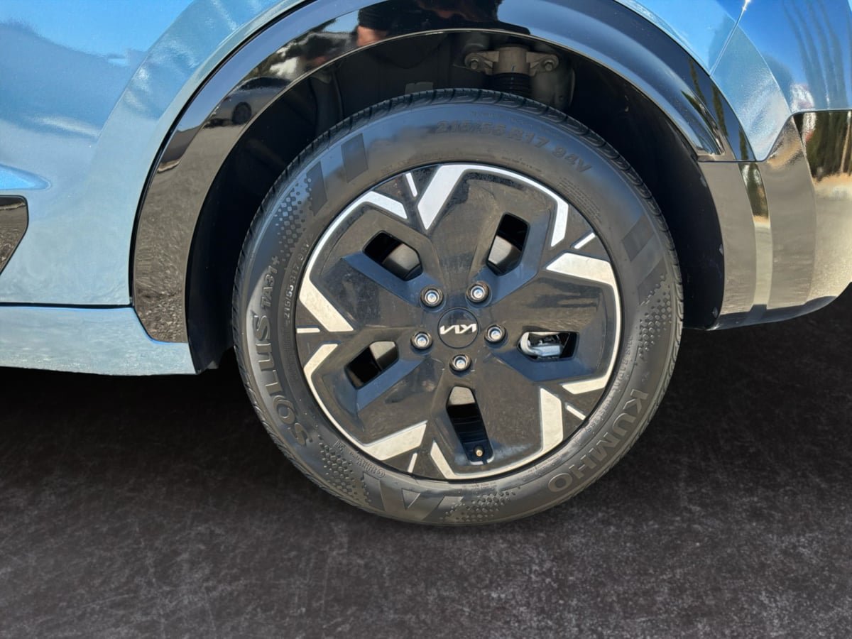 Used 2023 Kia Niro Wind w/ Wind Preserve Package FWD image 9