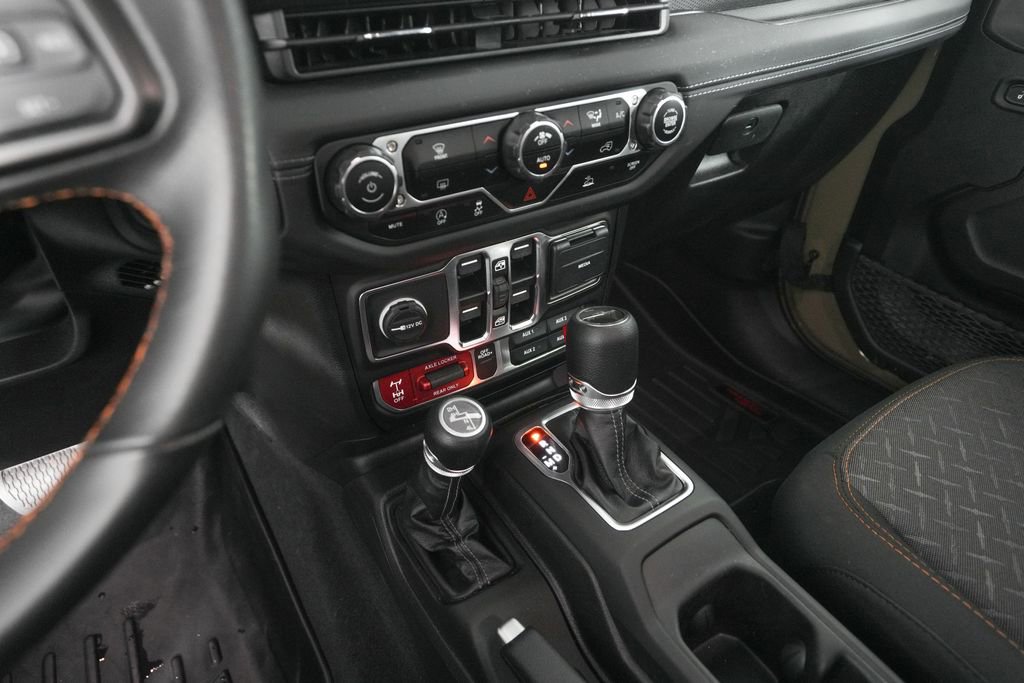 Used 2025 Jeep Gladiator Mojave image 13