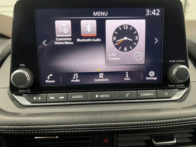 Used 2023 Nissan Rogue S image 32