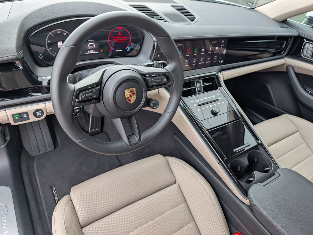 Certified 2025 Porsche Panamera RWD image 5