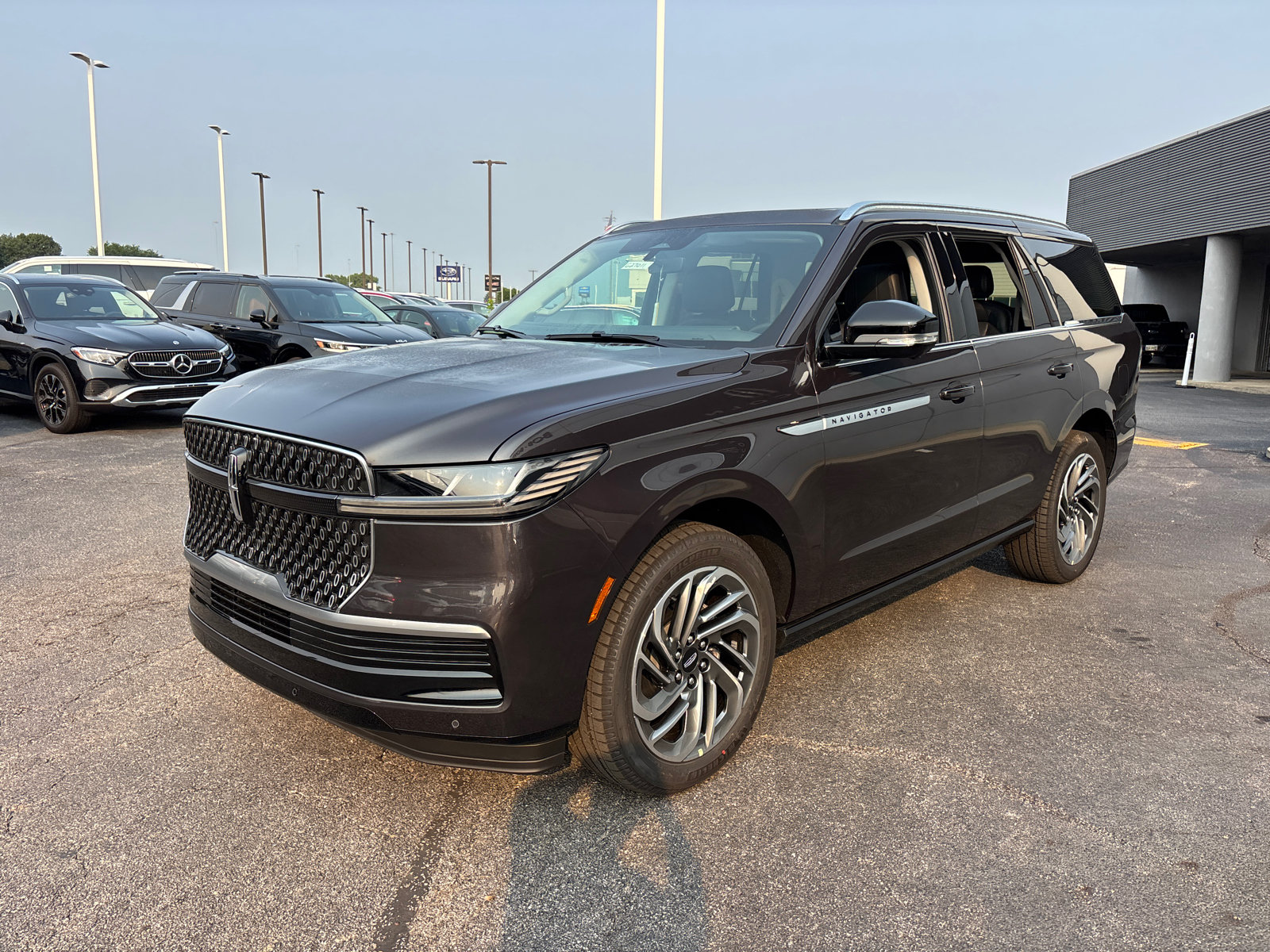 New 2027 Lincoln Navigator Reserve AWD/4WD image 3