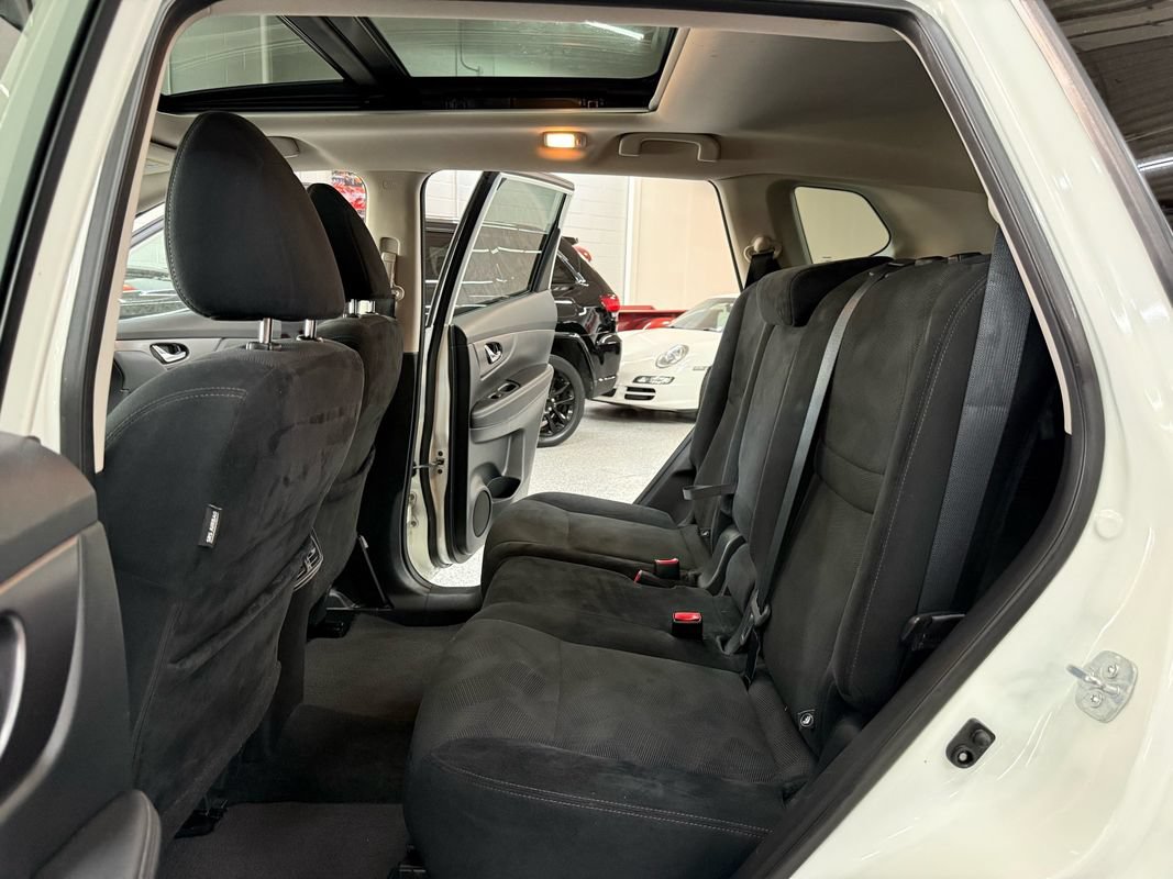 Used 2016 Nissan Rogue SV AWD/4WD image 14