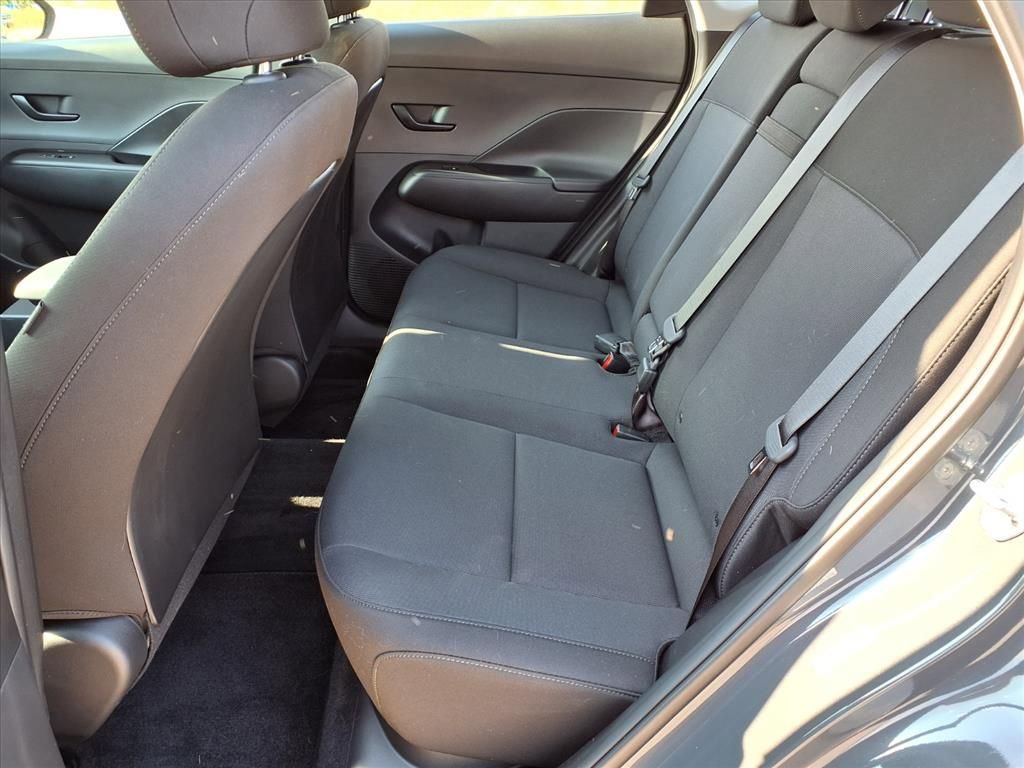 Used 2025 Hyundai Kona SE image 26