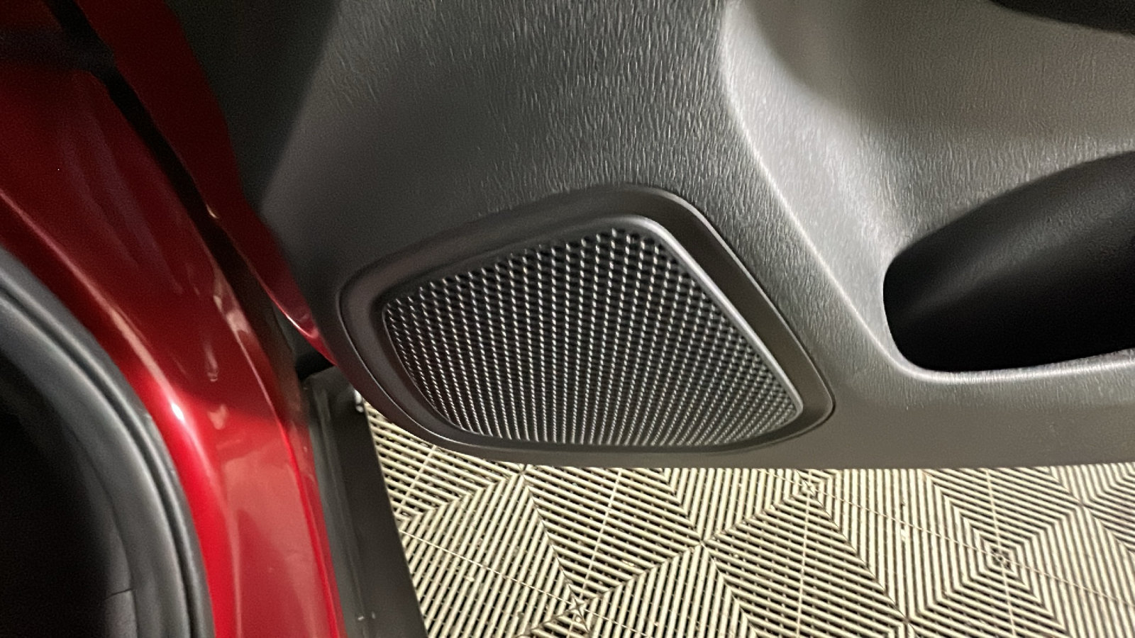 Certified 2024 Hyundai Venue SEL FWD image 37