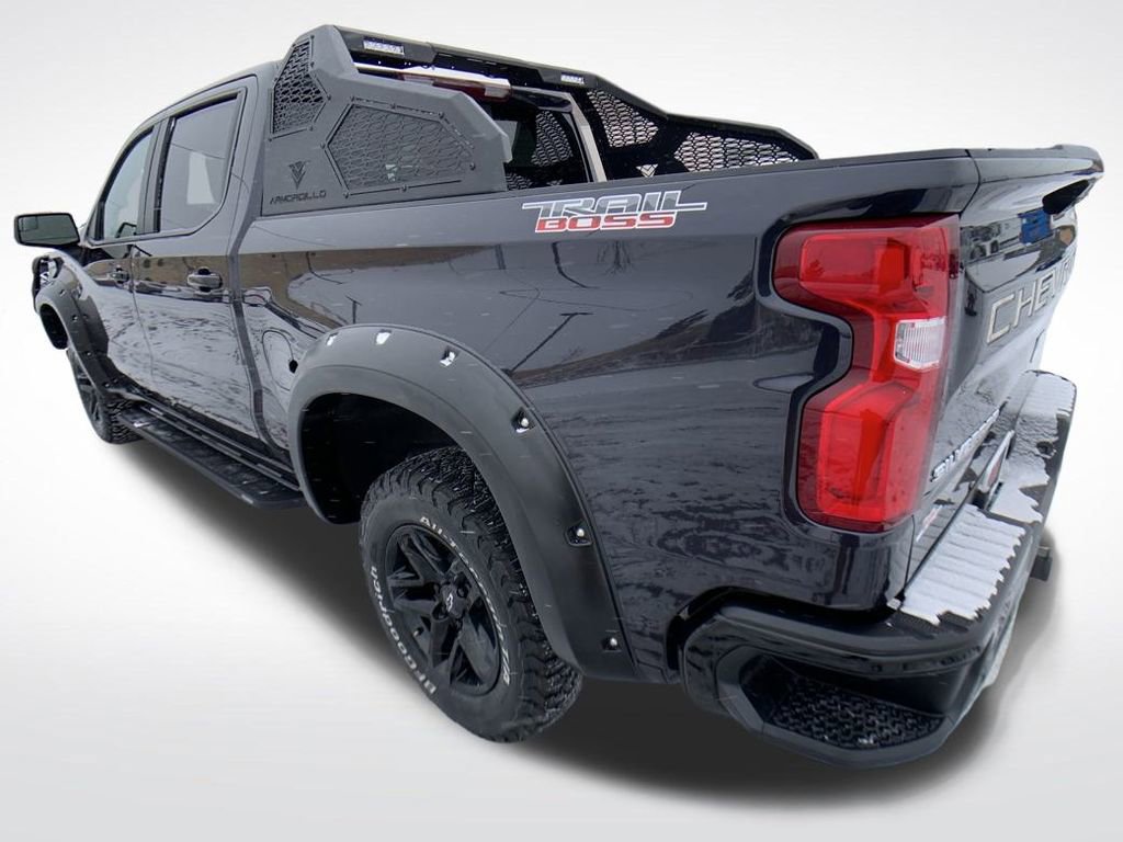 Used 2024 Chevrolet Silverado 1500 LT Trail Boss w/ Convenience Package II image 3