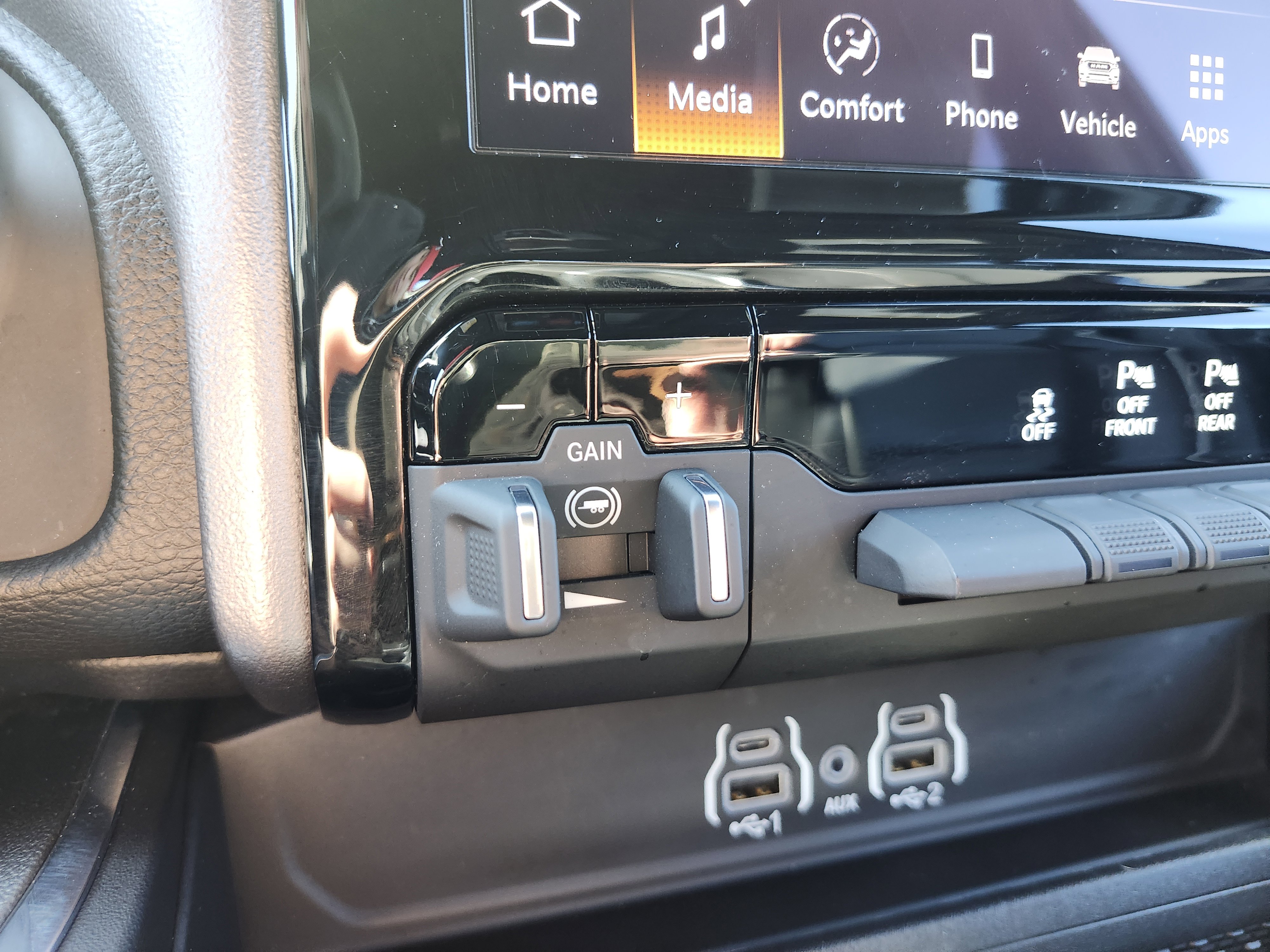 Used 2025 RAM 1500 Laramie image 10