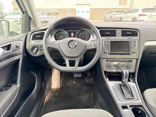 Used 2016 Volkswagen e-Golf SE w/ DC Fast Charging Package image 13