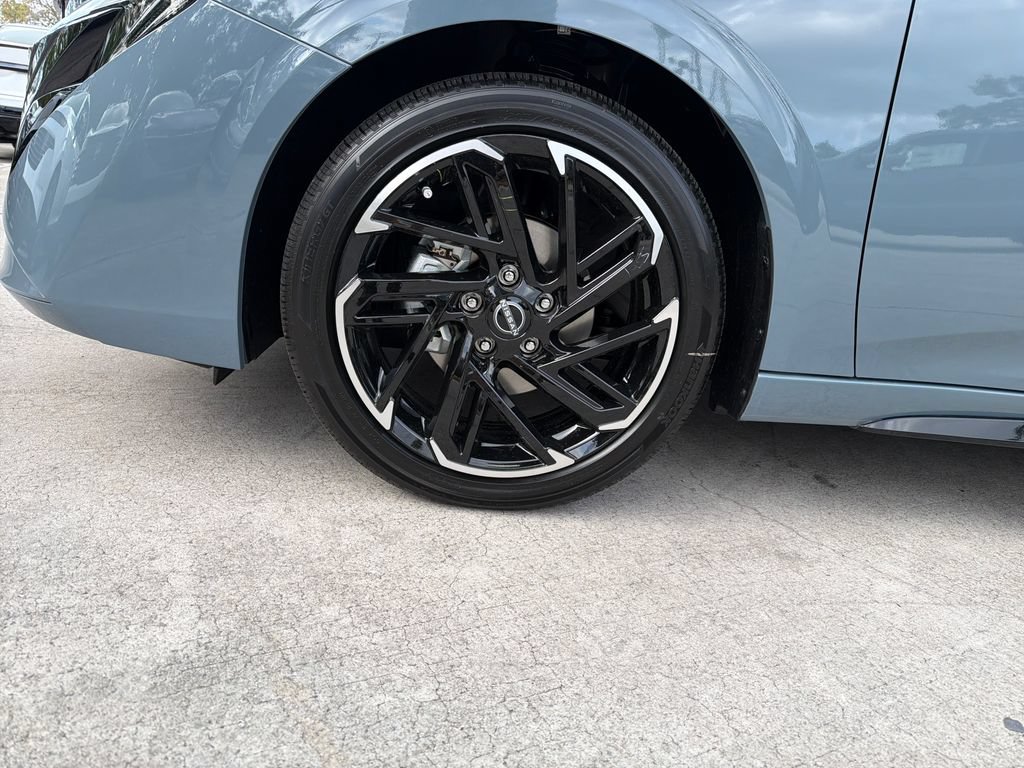 New 2026 Nissan Sentra SR w/ Floor Mat Package FWD image 12