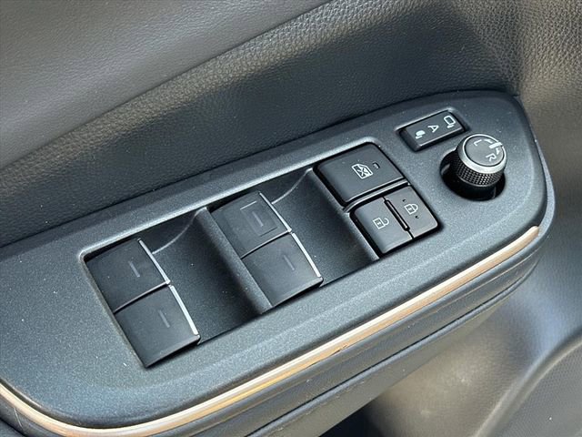 Used 2023 Toyota Crown AWD/4WD image 15