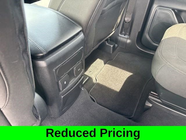 Used 2023 Ford Explorer XLT image 34
