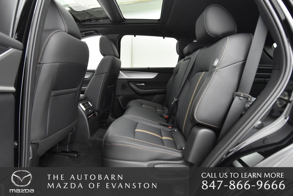 Certified 2025 MAZDA CX-70 Plug-In Hybrid w/ Premium Plus image 30