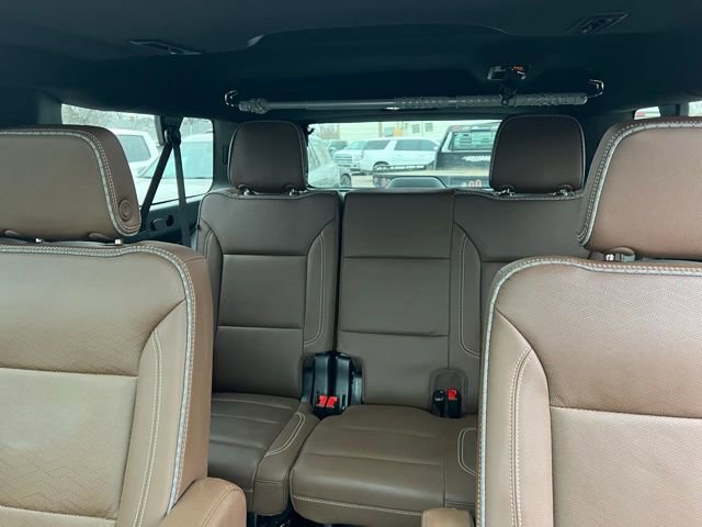 Used 2024 Chevrolet Suburban High Country image 34