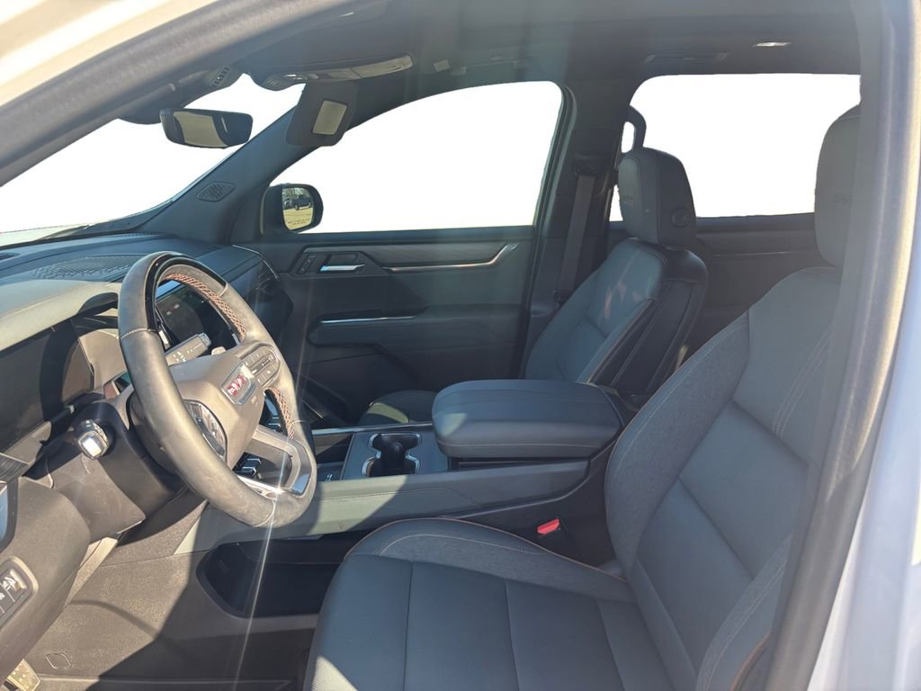 Used 2025 GMC Acadia AT4 w/ Super Cruise Package image 9
