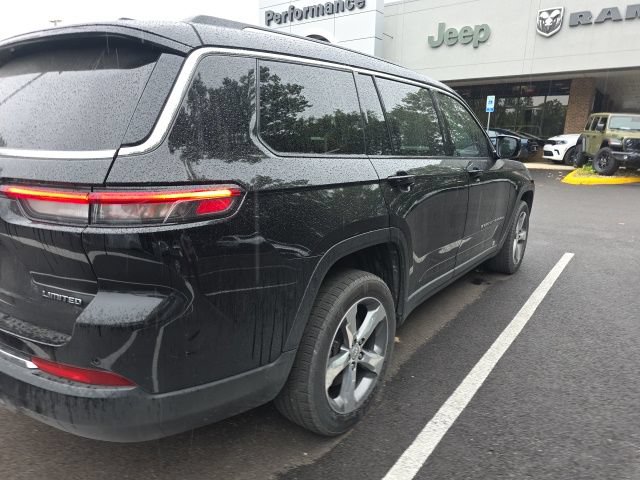 Used 2022 Jeep Grand Cherokee L Limited AWD/4WD image 4