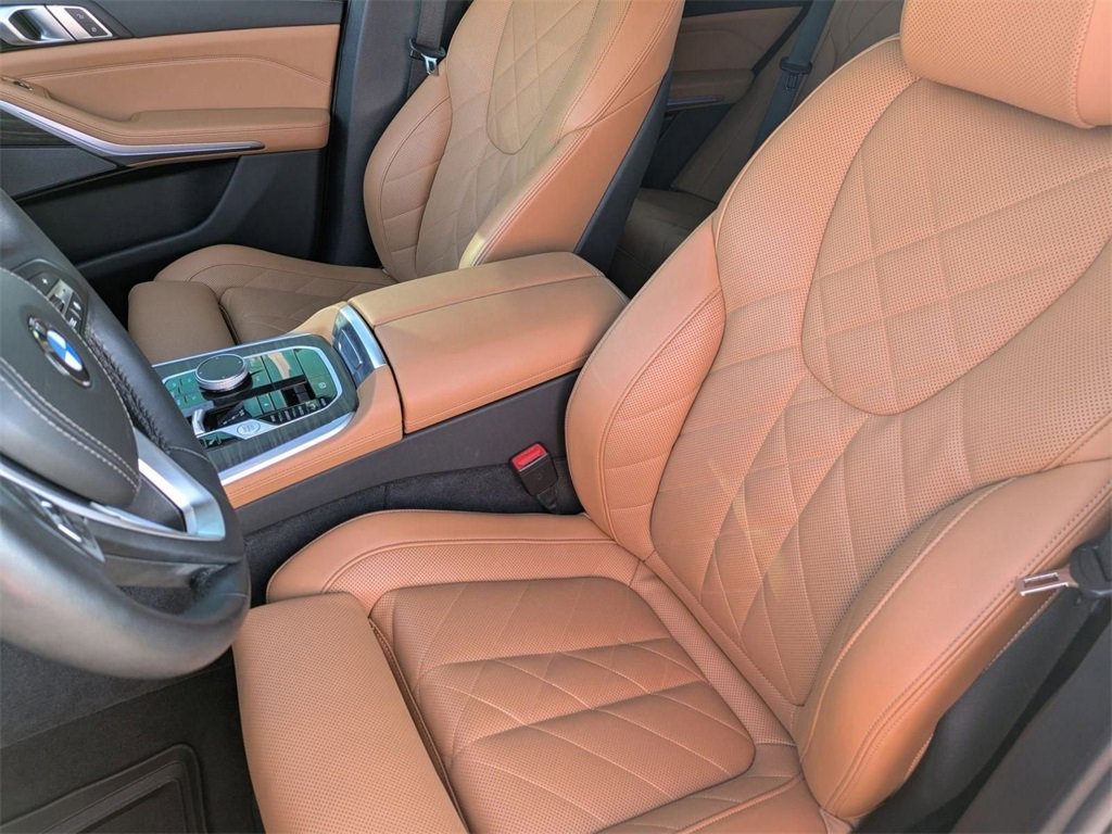 Used 2024 BMW X5 xDrive40i w/ Premium Package image 5