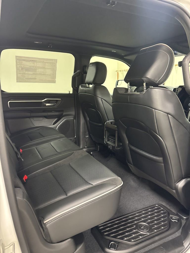 New 2026 RAM 1500 Laramie AWD/4WD image 35