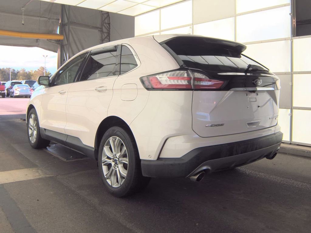 Used 2019 Ford Edge Titanium w/ Equipment Group 301A FWD image 4