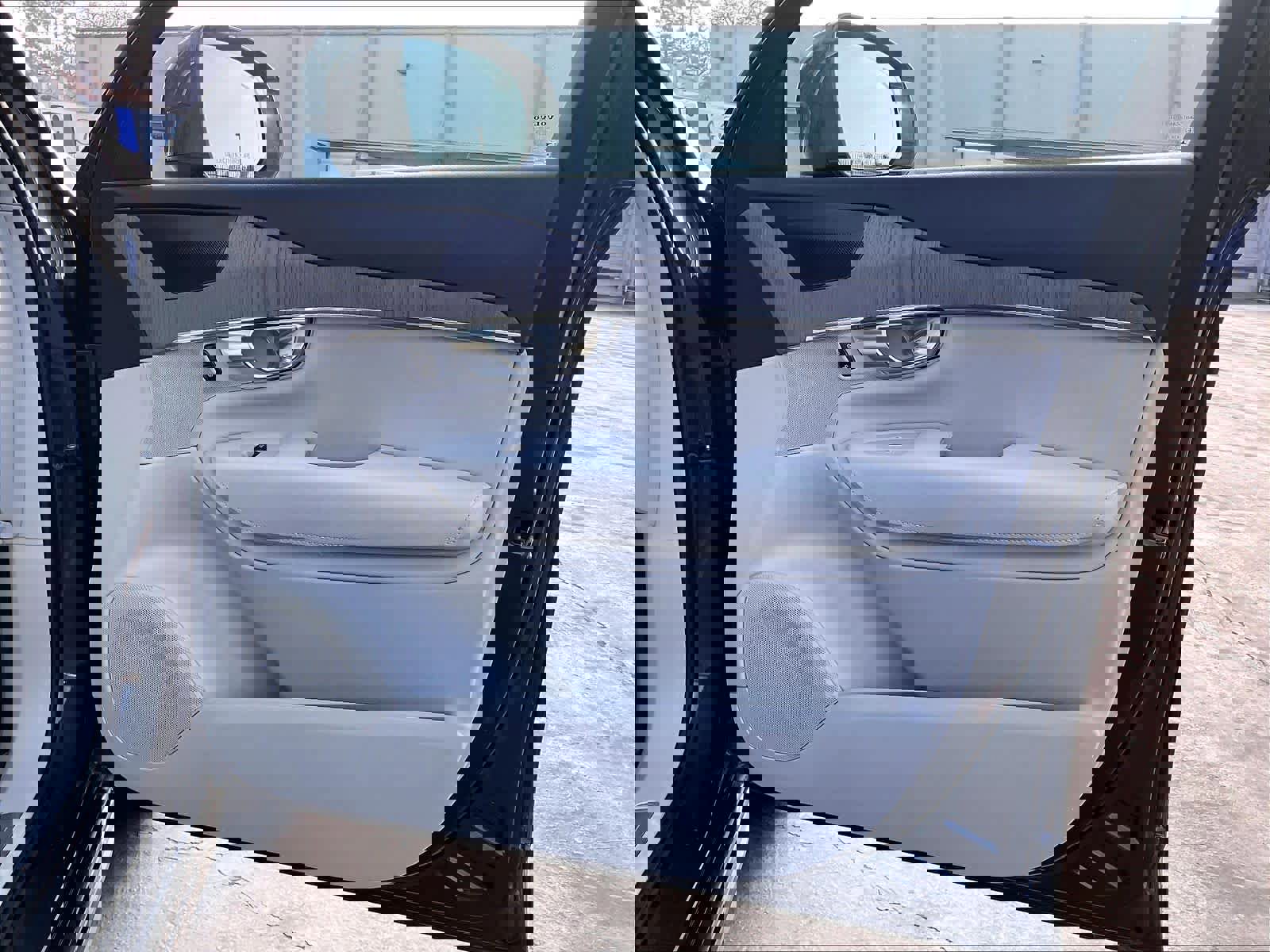 Used 2023 Volvo XC90 T8 Plus w/ Protection Package Premier image 27