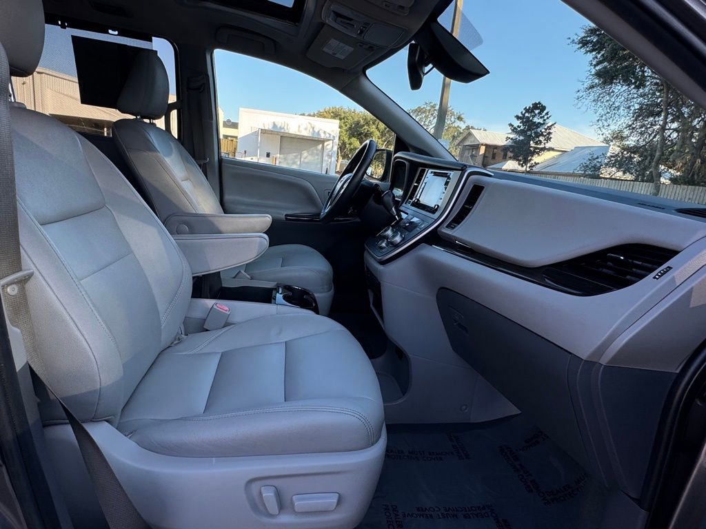 Used 2020 Toyota Sienna XLE Premium image 26
