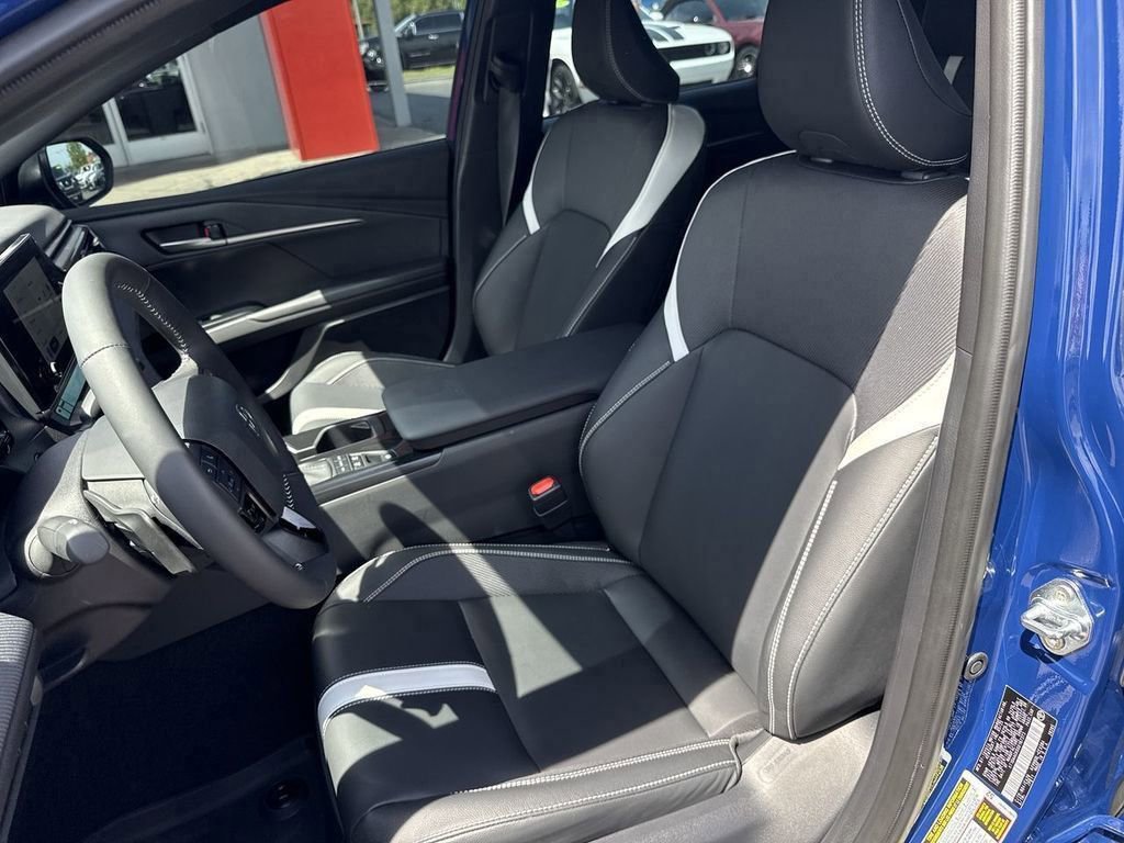Used 2025 Toyota Camry SE w/ Convenience Package FWD image 21