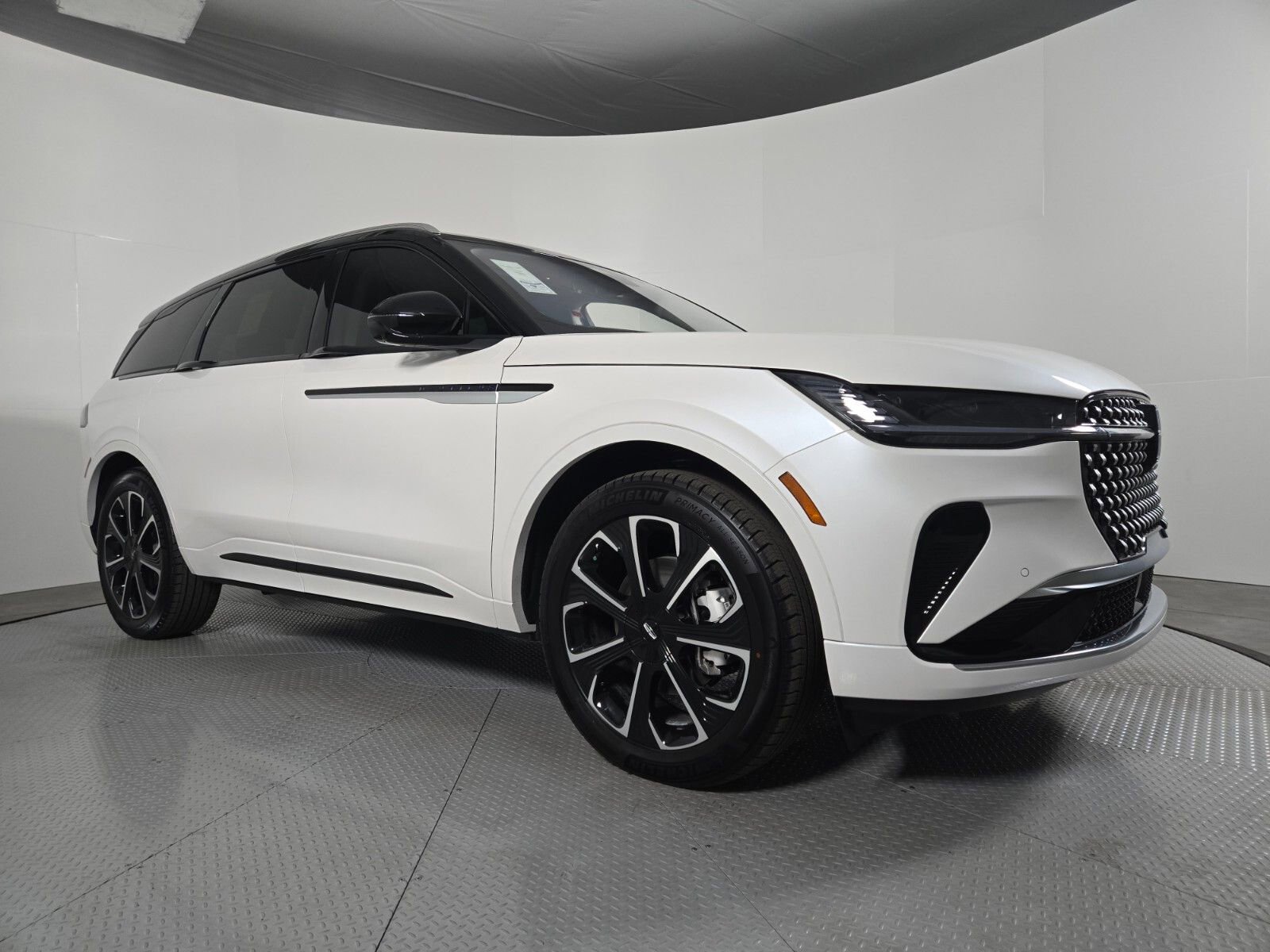 New 2026 Lincoln Nautilus Reserve image 2