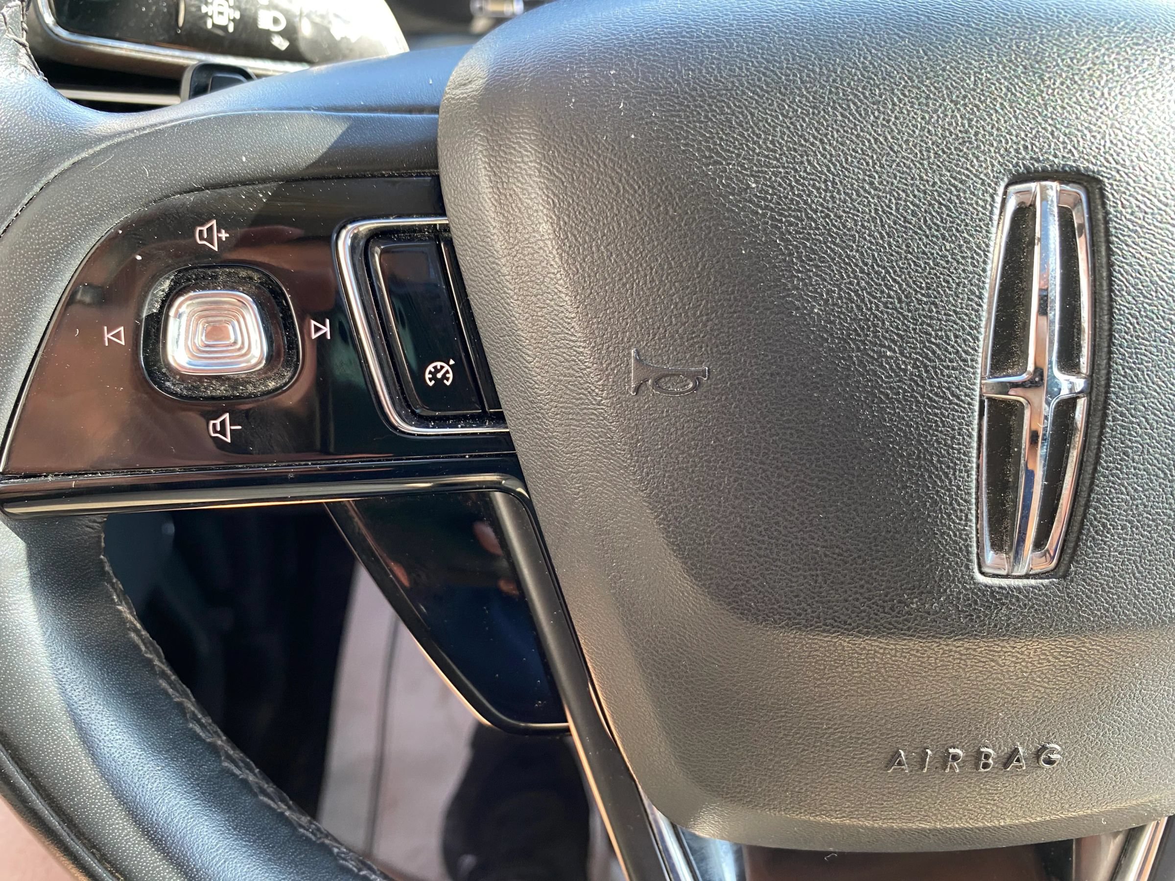 Used 2021 Lincoln Aviator Reserve w/ Elements Package Plus AWD/4WD image 18