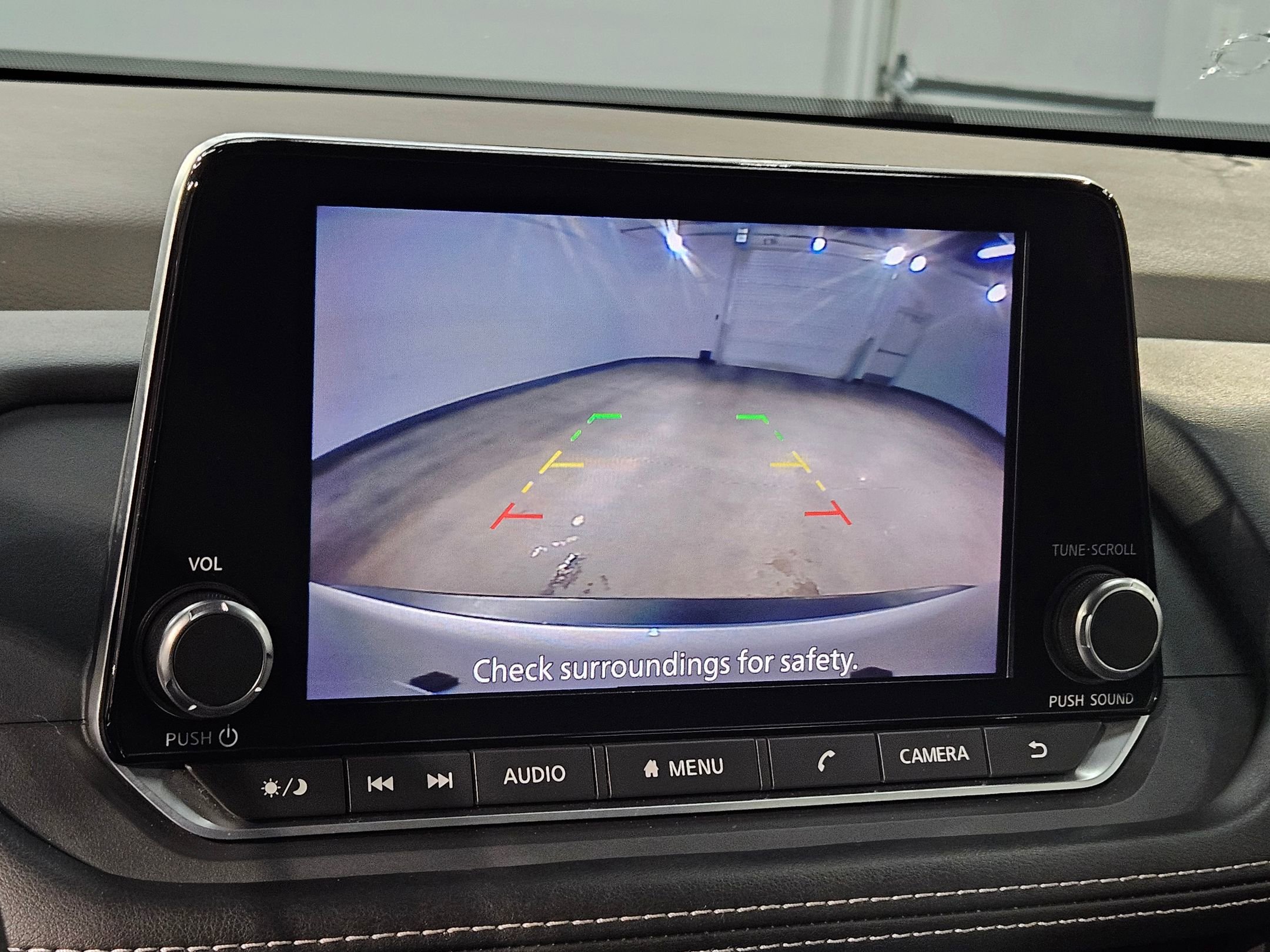 Used 2023 Nissan Rogue SV image 30