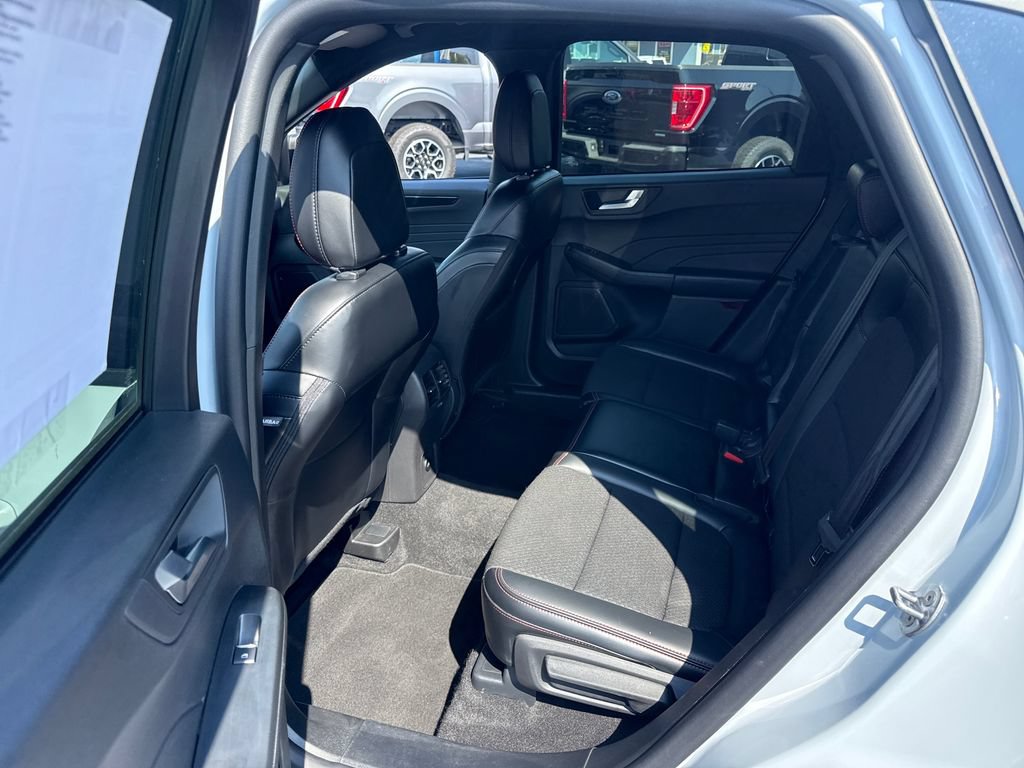 Used 2025 Ford Escape ST-Line FWD image 13