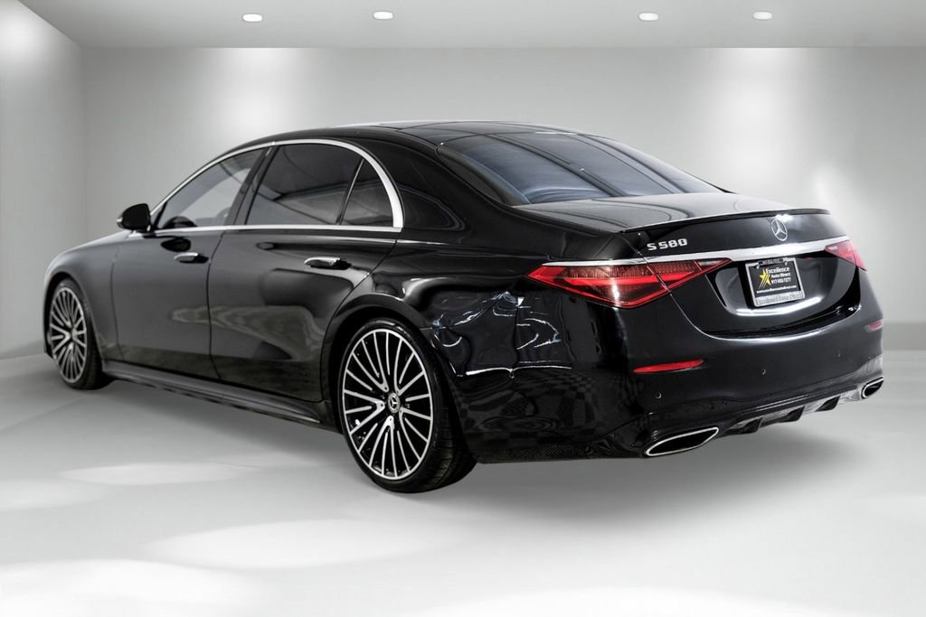 Used 2022 Mercedes-Benz S 580 4MATIC Sedan w/ AMG Line Package image 9