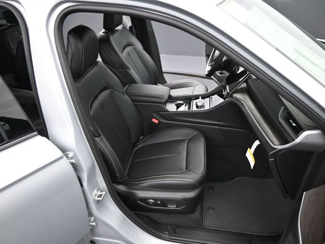 New 2025 Jeep Grand Cherokee L Limited w/ Black Appearance Package image 21